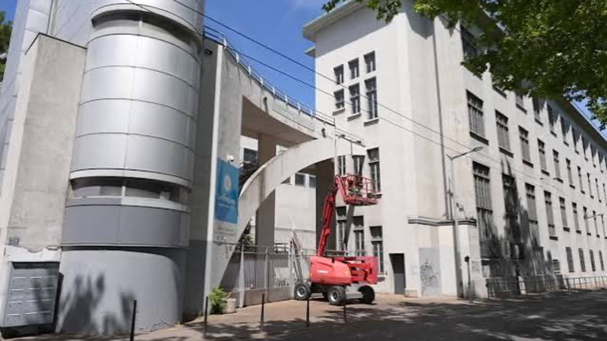 Lyon : le corps sans vie d'un lycéen canadien de 17 ans découvert dans la cour du lycée La Martinière-Diderot