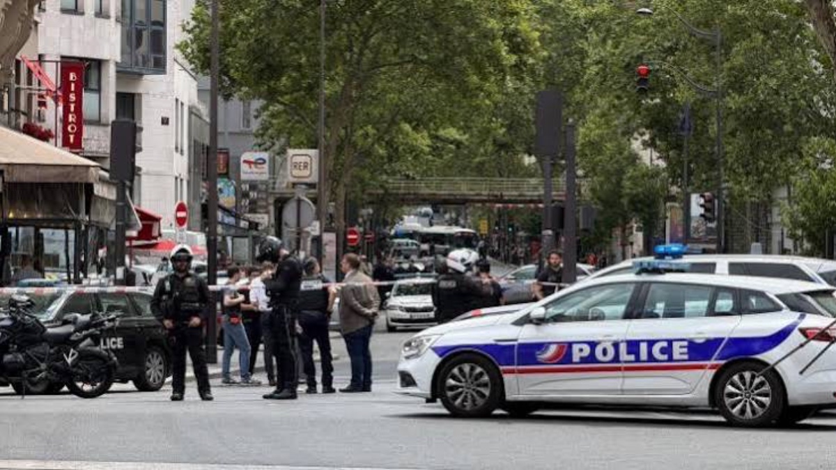 Attaque au couteau porte de Clichy : trois femmes blessées, suspect interpellé