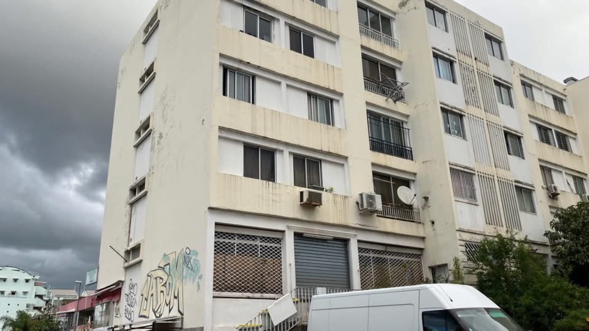 Saint-Denis : une fillette de 7 ans entre la vie et la mort après une chute du 3ème étage